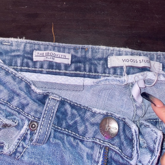 bell flare - Picture 2 of 3